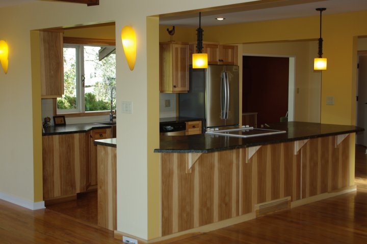 Shaker style Hickory kitchen